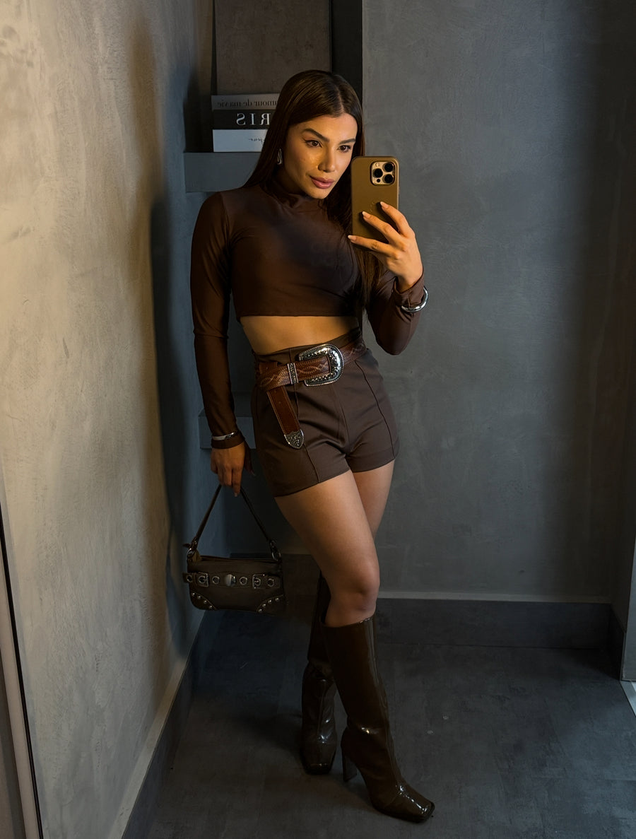 CROPPED VERONICA